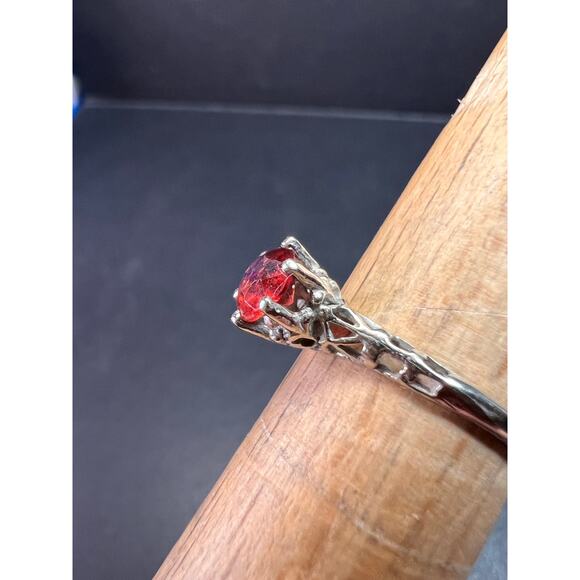 Vintage 10k White Gold Garnet Solitaire Ring – Size 6.5 – Magnolia Jewelry - Picture 6 of 16